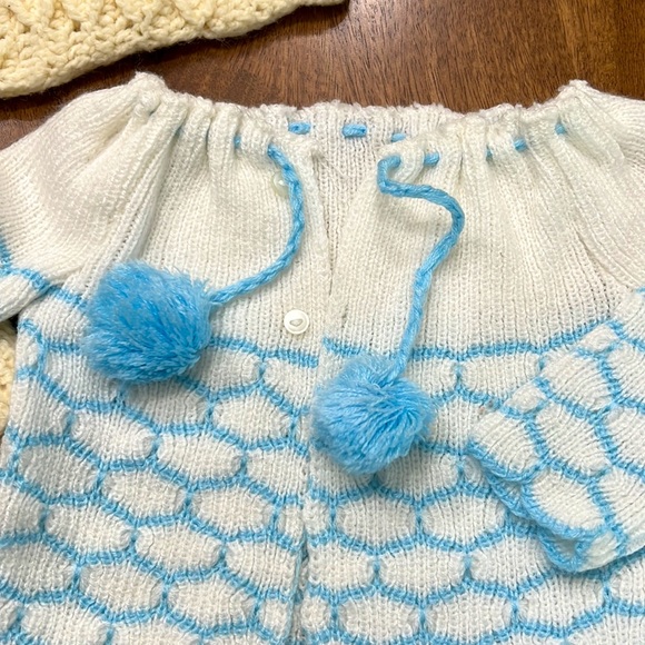 Handmade baby Vintage sweaters cream & white & blue, both button ups - Picture 4 of 8